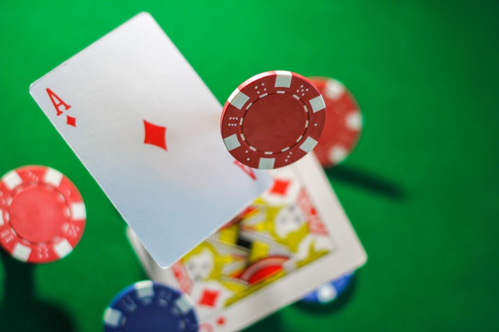 The New Digital Playground: How Casinos Compete with Video Platforms and Mobile Apps for Attention